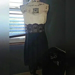 Democracy Womans Spaghetti Strap Dress Size 8